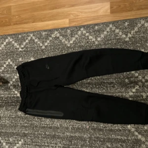 Nike tech fleece byxor - Helt nya och oanvända luktar nya till och med! Storlek M