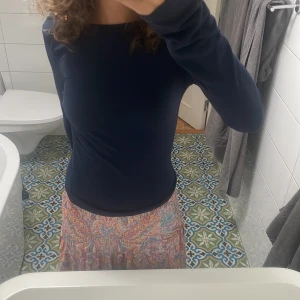 Långärmad - Långärmad med öppen rygg Skitsnygg Enkel att styla Passa till allt Bra skick 