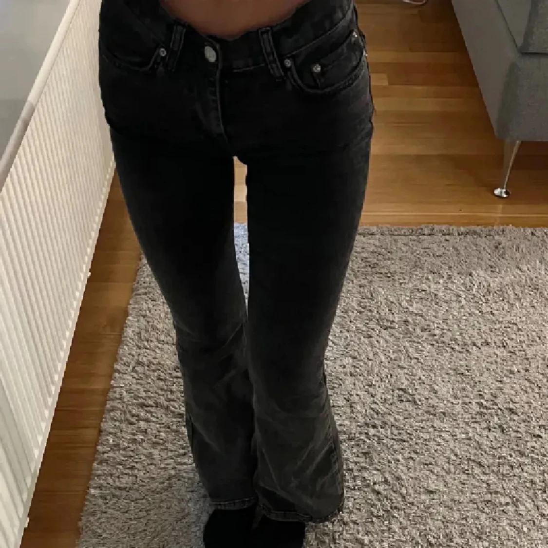 Svarta bootcut jeans