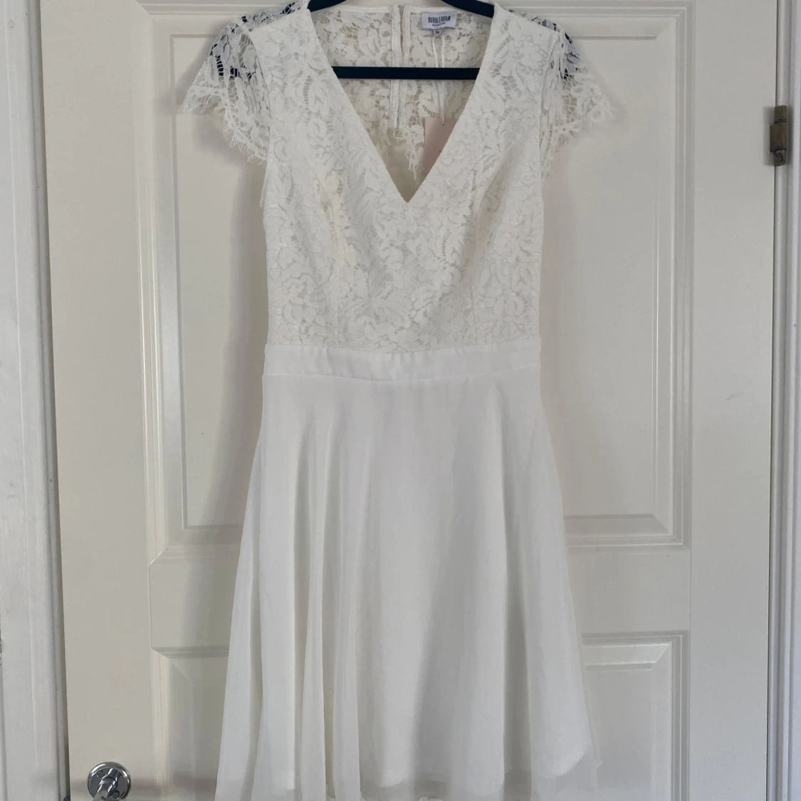 Vit studentklänning från Bubbleroom