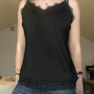 Spetslinne  - Säljer spetslinne från Free Quest då jag inte använder det längre ❤️