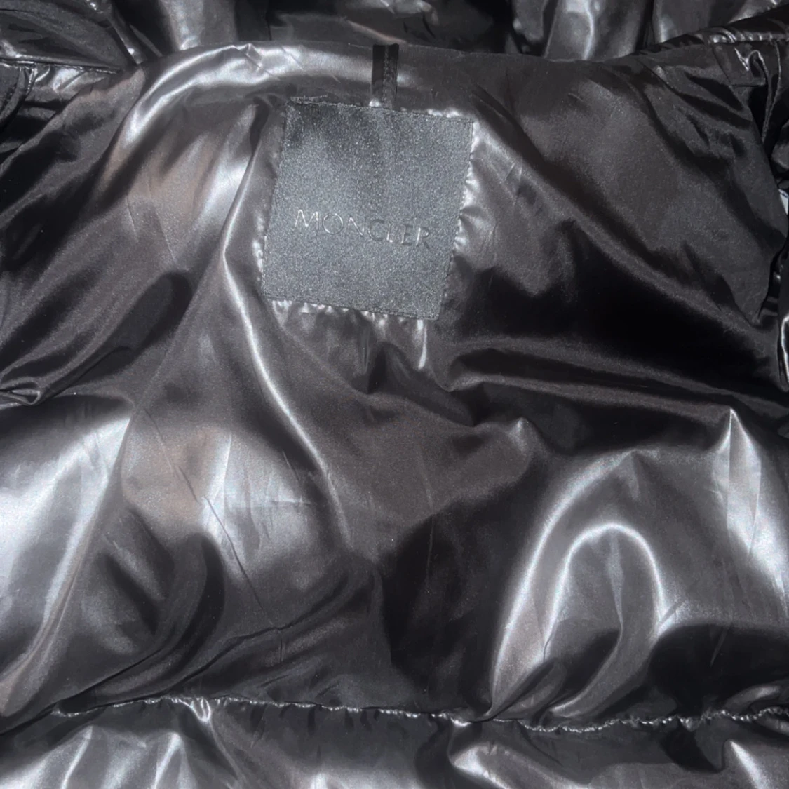 Svart dunjacka från Moncler - 2