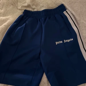 Palm angels shorts  - Använd några gånger, nyskick! Storlek M (passar nog L också) 