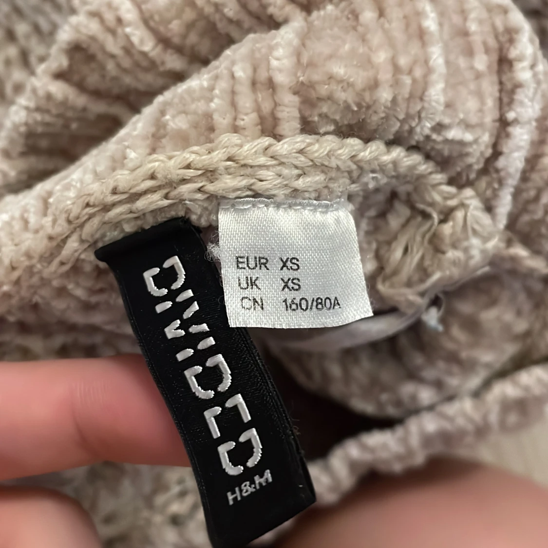 Beige stickad tröja från H&M - 1