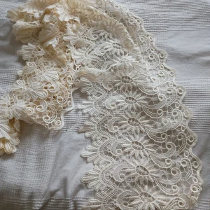 Vintage spets  - Längd ca 280