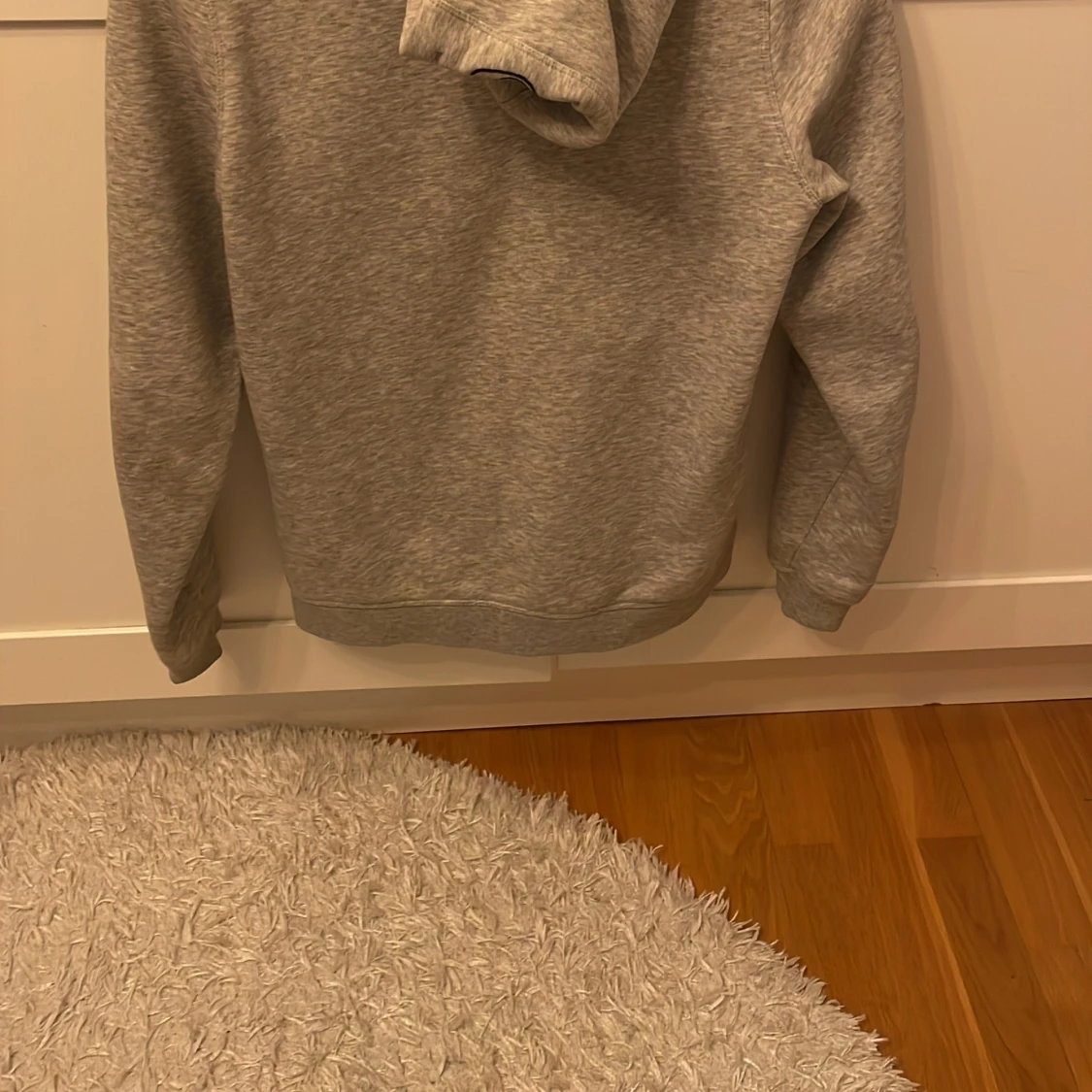 Grå hoodie från Sail Racing - Storlek M - 2