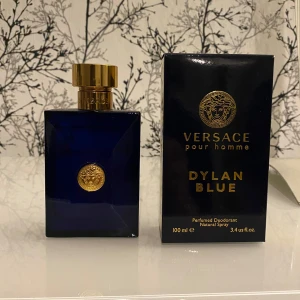 Versace Pour Homme Dylan Blue - 1ml=15kr 2ml=25kr 5ml=50kr 10ml=90kr