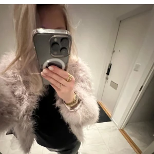 Beige pälsjacka - Jäääättefin beige pälsjacka💓