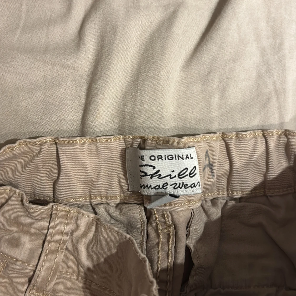 Beige shorts från Shill - 2