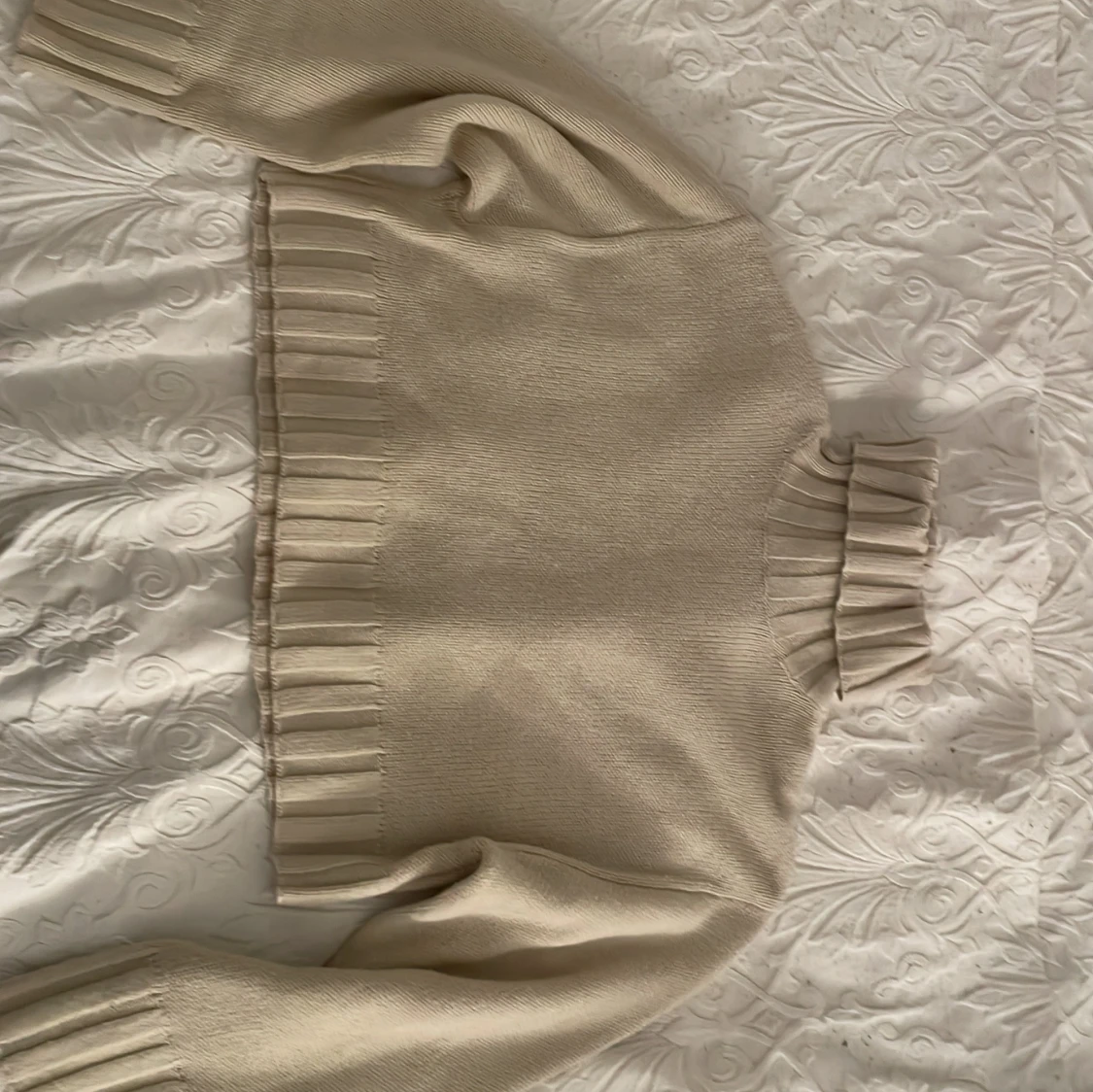 Beige stickad polotröja - 1