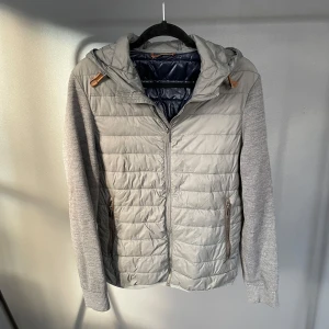 Massimo dutti cardigan - Ritkgit snygg Massimo dutti cardigan i bra skick, storlek S, hör av dig vid minsta fundering