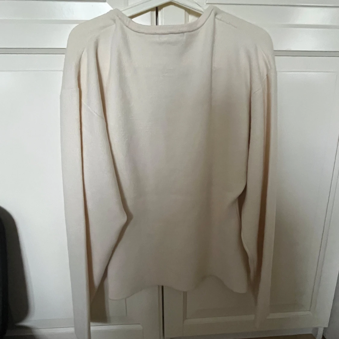 Beige kofta från ginatricot - 1