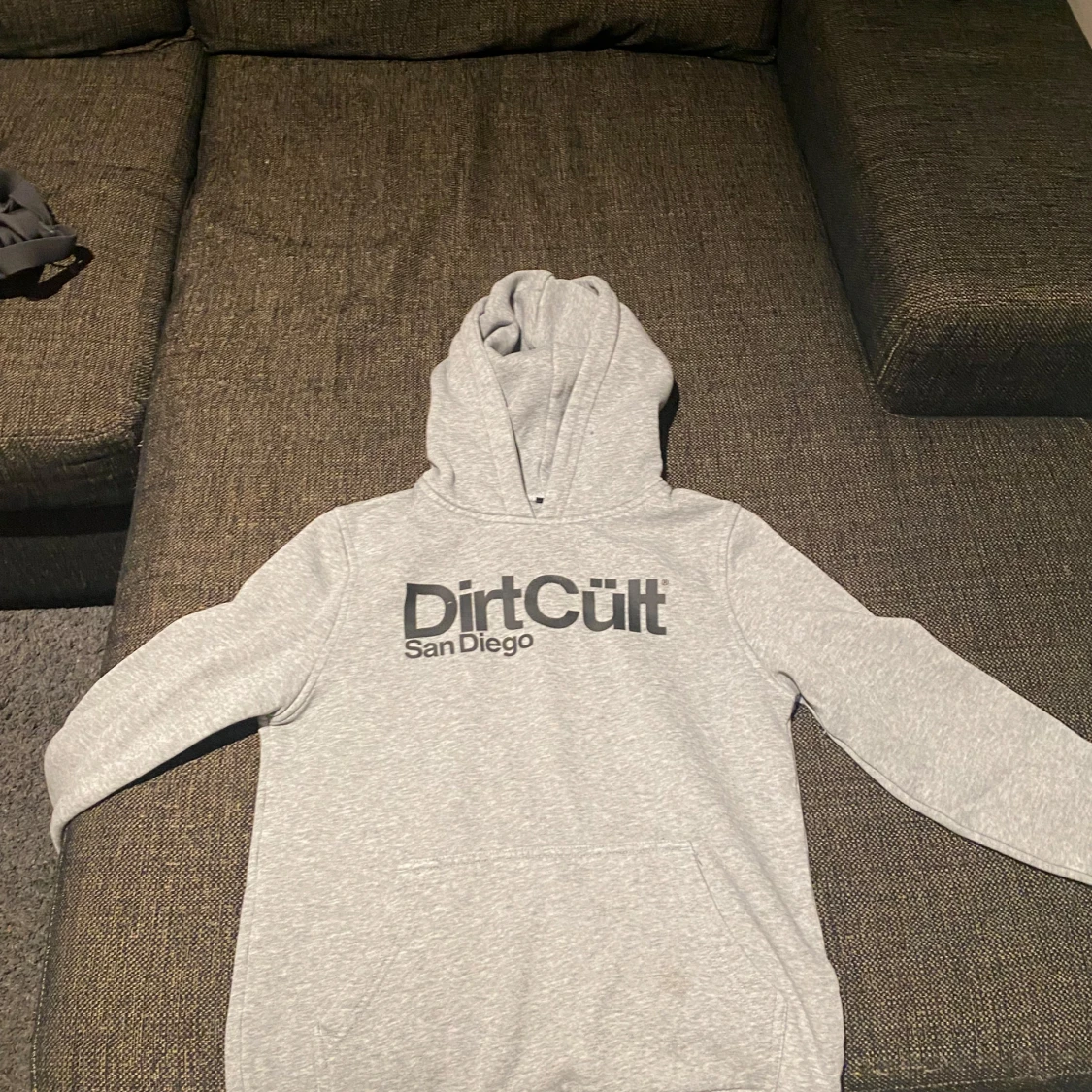 Dirtcult hoodie grå