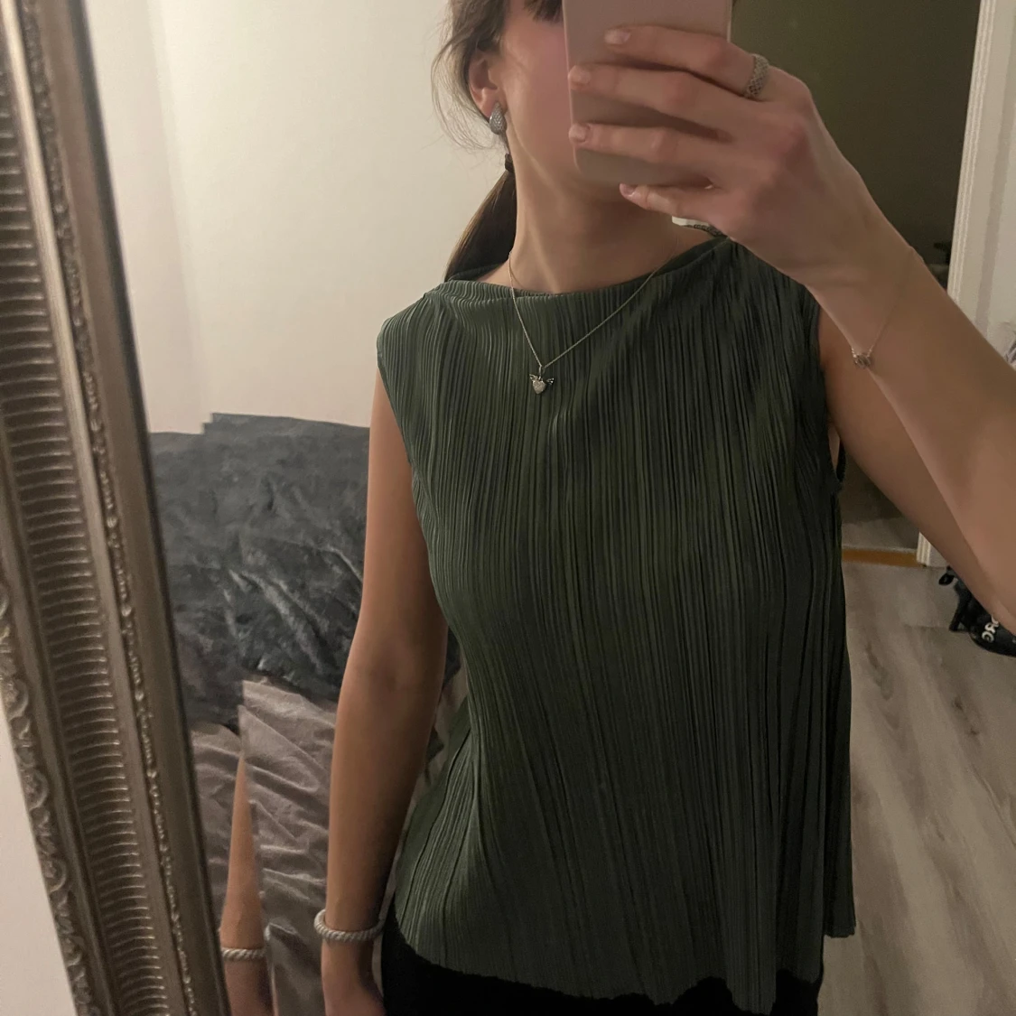 Grön plisserad topp från Stockh LM