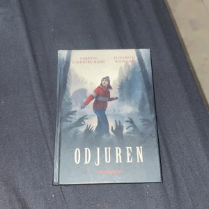 Odjuren, signerad av kerstin lundberg hahn  - Säljer boken 'Odjuren' av Kerstin Lundberg Hahn. Har signaturen av kerstin i, Kerstin Lundberg hahn har också skrivit andra böcker till exempel som ”fröken spöke osv