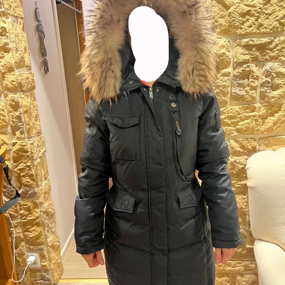 Svart dunjacka från Hollies - 90