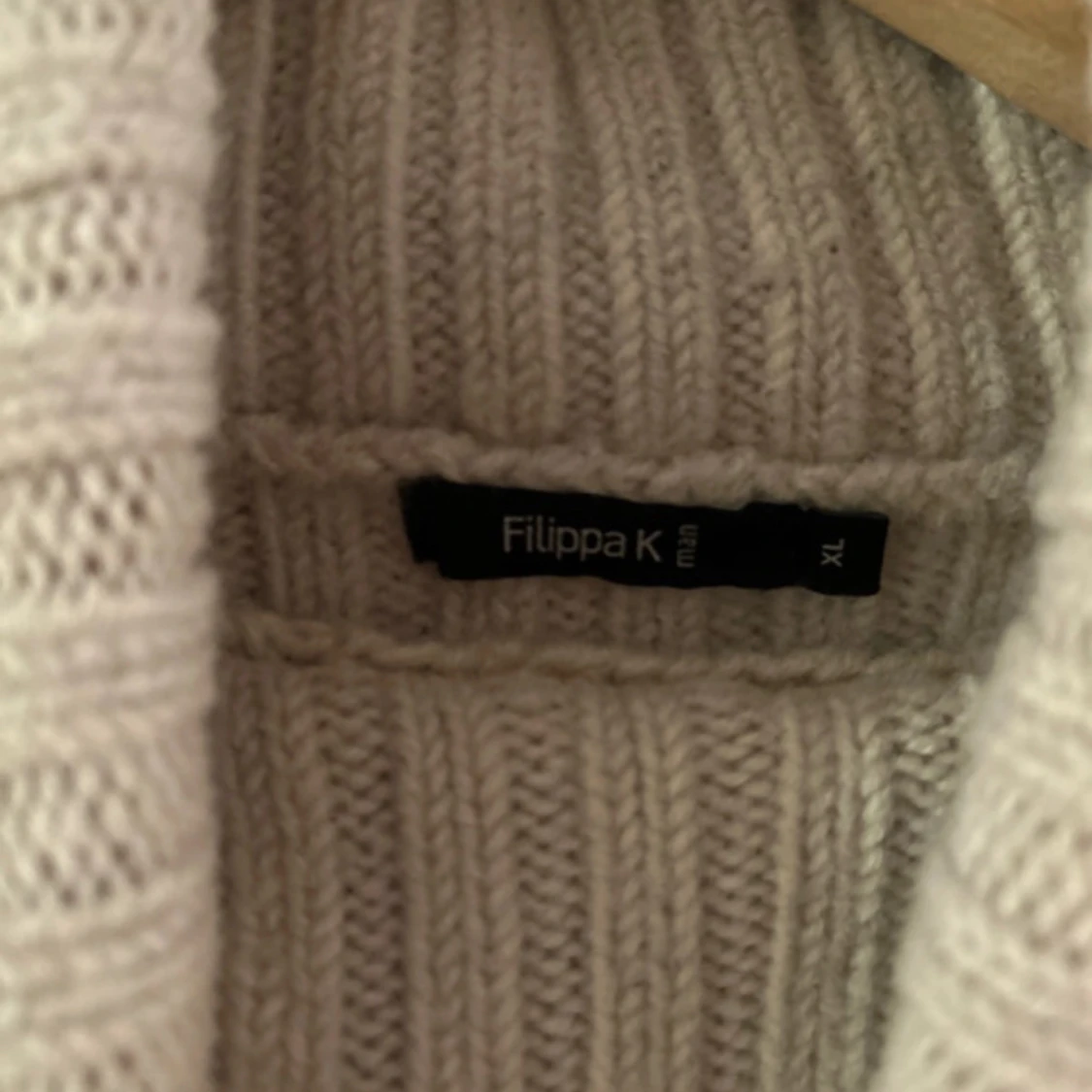 Vit stickad Tröja  - 90