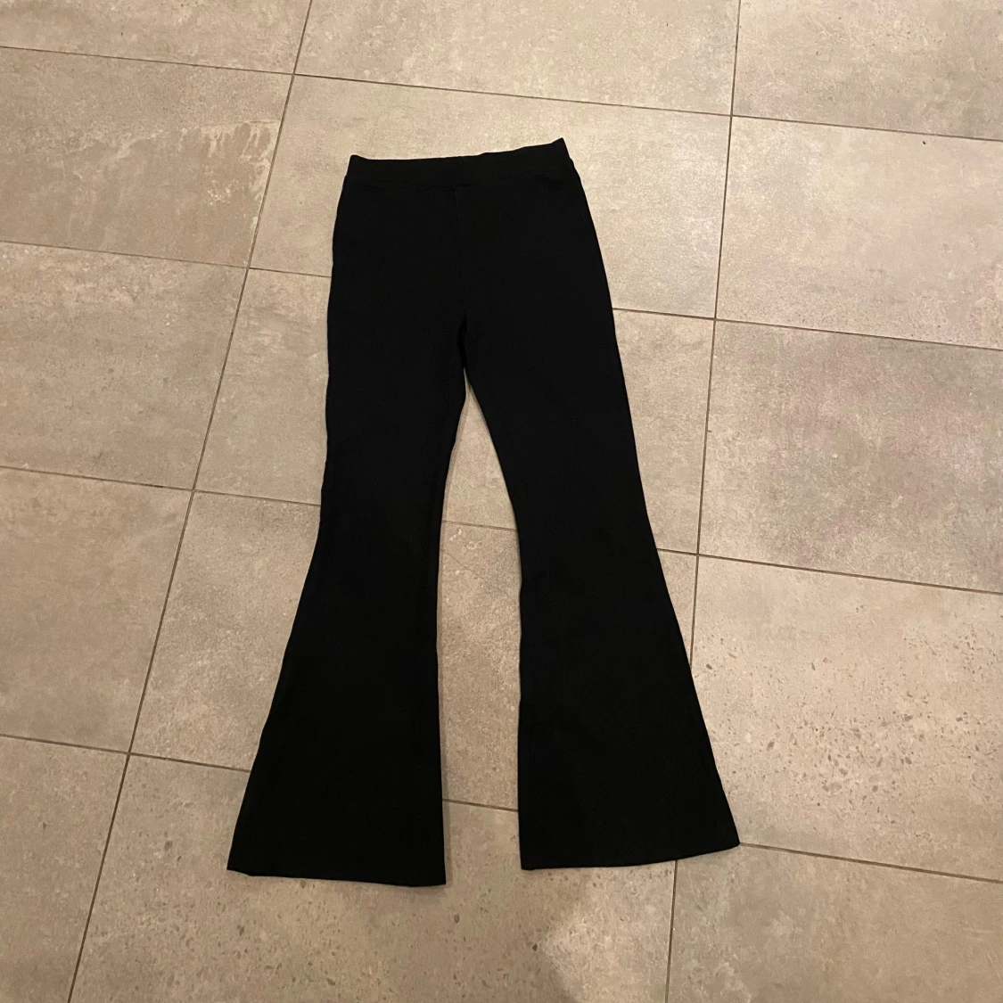 Svarta mjuka tights med bootcut