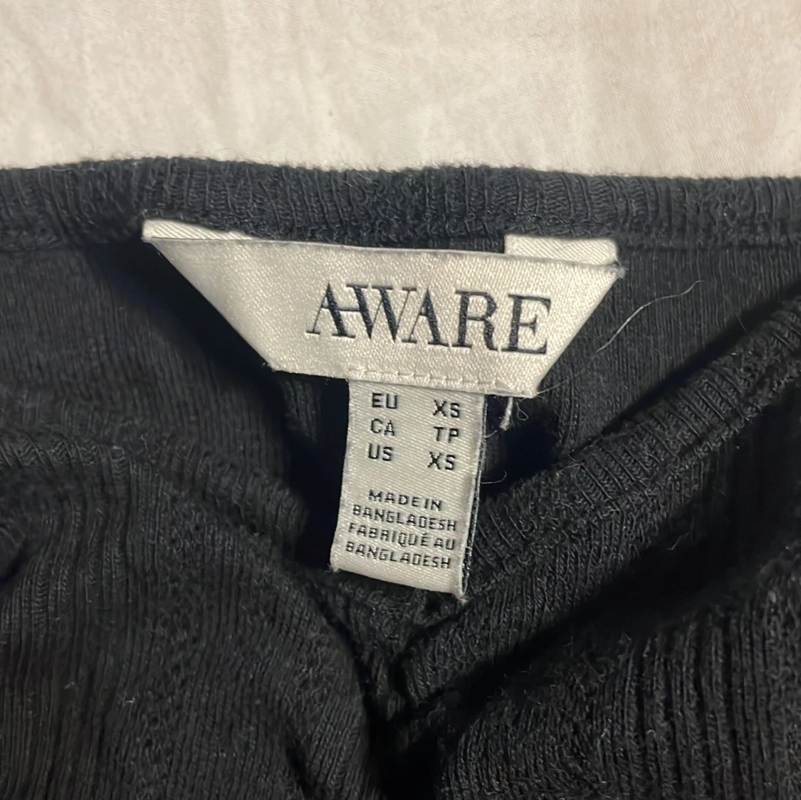 Svart topp från Aware - 91