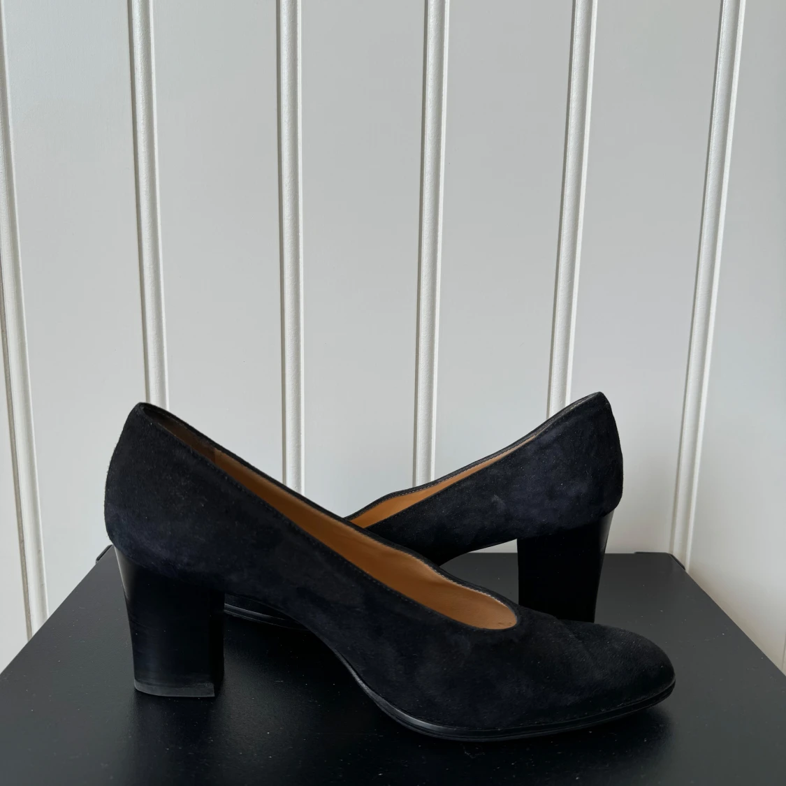 Svarta mockapumps från rizoo