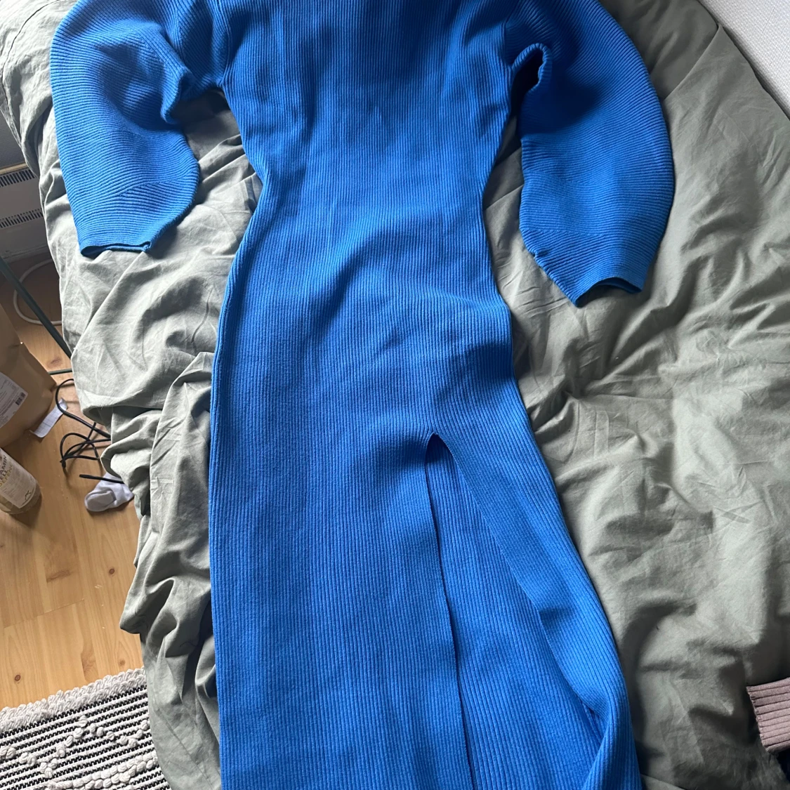 Blå stickad klänning från NA-KD - 91