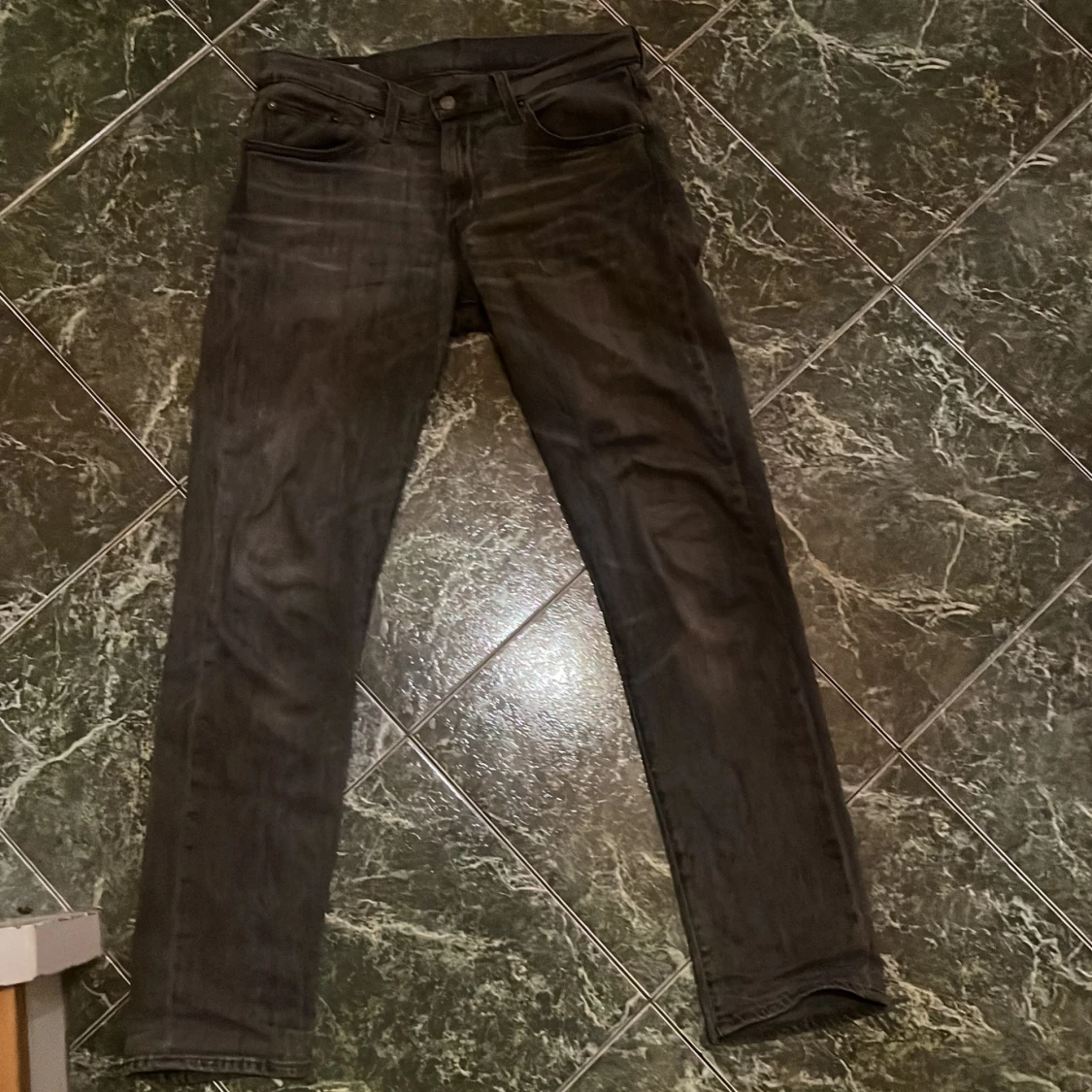 Mörk grå Levis - 3