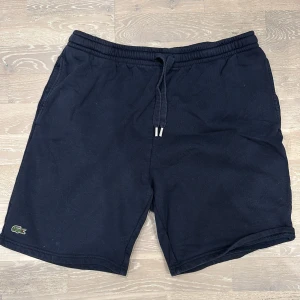 Lacoste shorts - Mörkblåa, Lacoste, mjukis shorts, storlek XXL