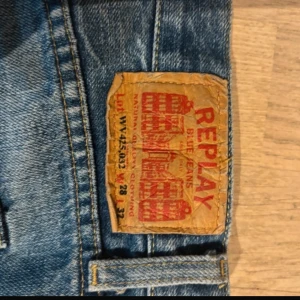 Replay  - Säljer Replay jeans. I storlek 36 superfina. Använt fåtal gånger mer finns inga slitage. Skriv vid intresse. Lånade bilder. 