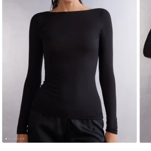 Intimissimi - Säljer min oanvända svarta intimissimi tröja i storlek S. Nypris 459kr mitt pris 300:-