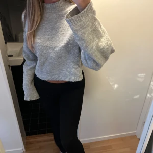 Stickad tröja - Säljer denna superfina stickade tröjan i stl S, märket är evan&odd och den är köpt på Zalando. Riktigt skönt material och perfekt tröja till vintern💕💕