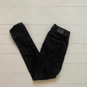 Nudie jeans  - Säljer nu dessa feta nudie jeans! Väldigt fint skick! Storlek: W29 L32 Hör av dig vid minsta fråga! 👏