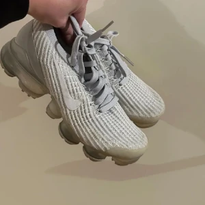 Nike skor - Storlek 36 passar även 35