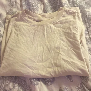 T-shirt - Endast använd 1 gång