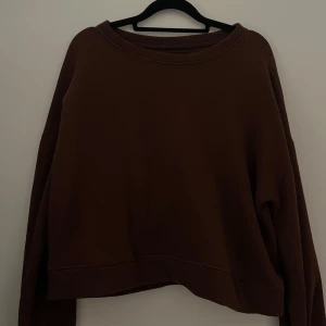 Brun sweatshirt - Från pieces Endast testad Storlek xs