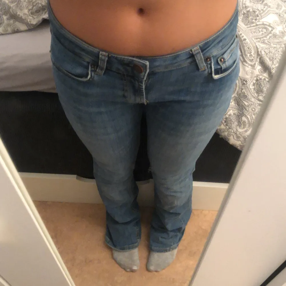  zara jeans som nt säljs längre, super fina men aldrig kommit till användning‼️‼️. Jeans & Byxor.