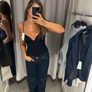 Body hm - Säljer denna slutsålda body ifrån hm i storlek xs!❤️först till kvarn prislapp kvar