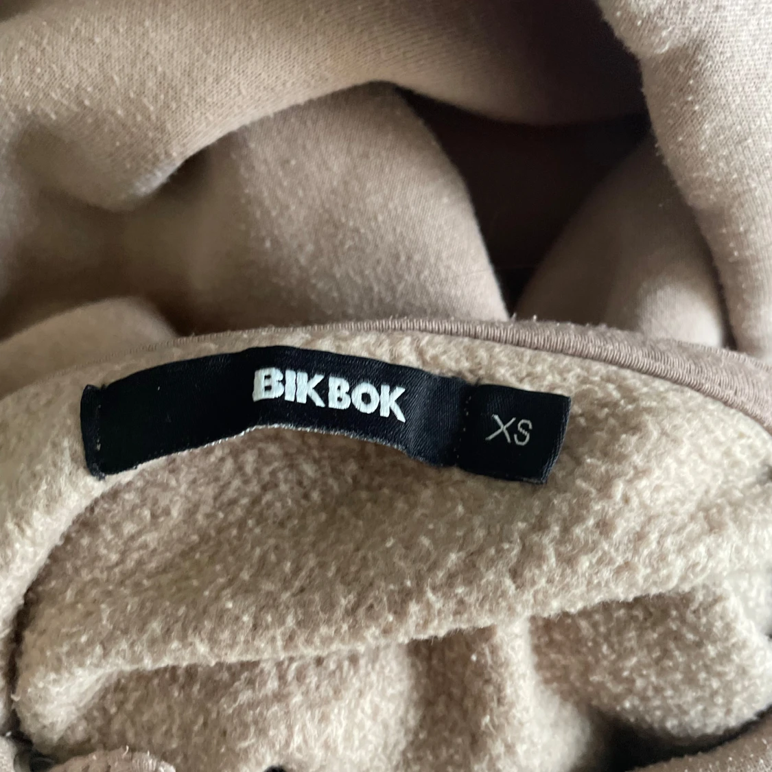 Beige hoodie bikbok - 91