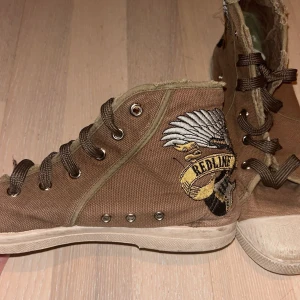 Vintage skor - Supercoola och unika vintageskor från Kaporal 5!!  Storlek 39 men funkar även bra som 40 🙌