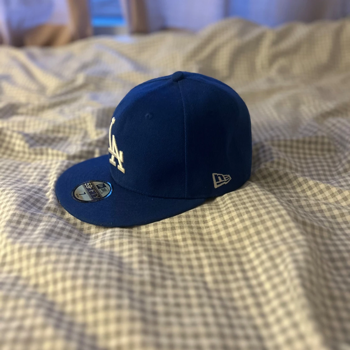 Blå keps med LA-broderi - 91