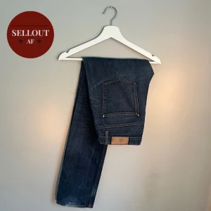 Acne jeans - Acne jeans med en riktigt skön tvätt. De är mörkblå. Nyskick också skulle jag nästan säga. Skicka DM vid frågor och funderingar!