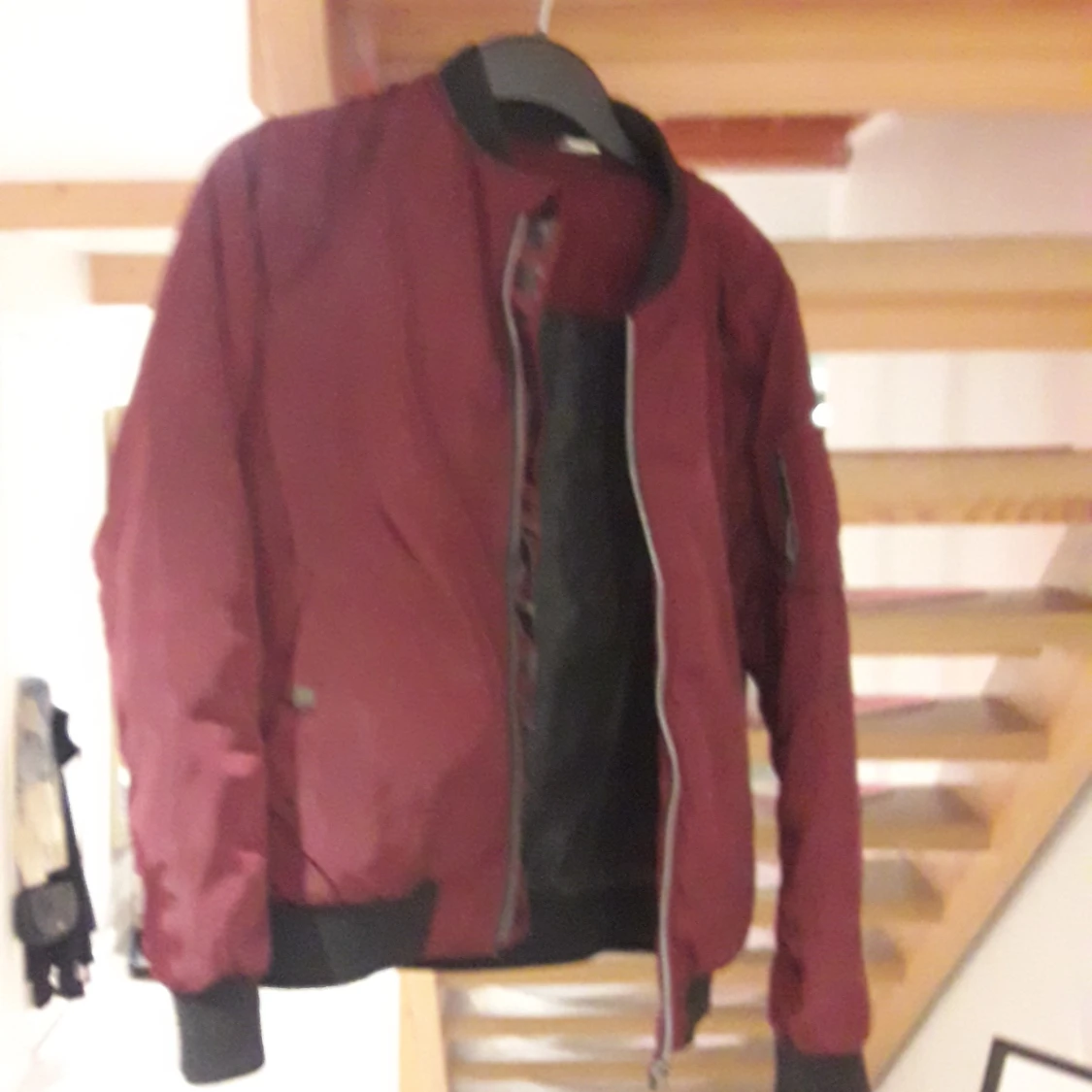 En klassisk bomberjacka från lindex