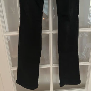 Tall Bootcut jeans från only  - Jeans från only, storlek xs tall, bra skick, säljer för 200kr 