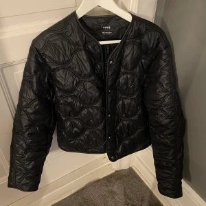 Höst Jacka - Svart jacka från Mango i storleken M men passar även dom som har S💞 Bra skick!