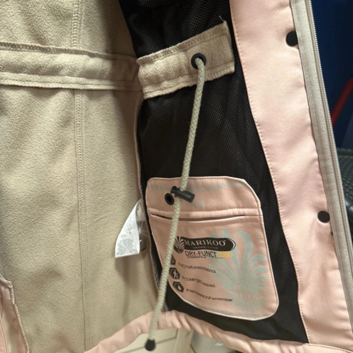 Rosa jacka från Marikoo - 92