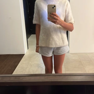 Tjock tröja 😍 - Den e jätte mjuk kan regissera halsen på den ❤️