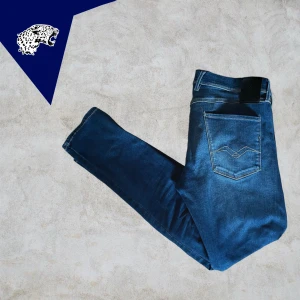 REPLAY ANBASS HYPERFLEX - Replay Anbass Hyperflex | Skick: 9/10 | Strl: Passar W32 L32 | Modellen är 182 cm | Vårt pris 549kr | Hör av dig om du undrar någonting!