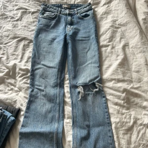 jeans - jeans från gina, med håll i. passar från 165cm💕