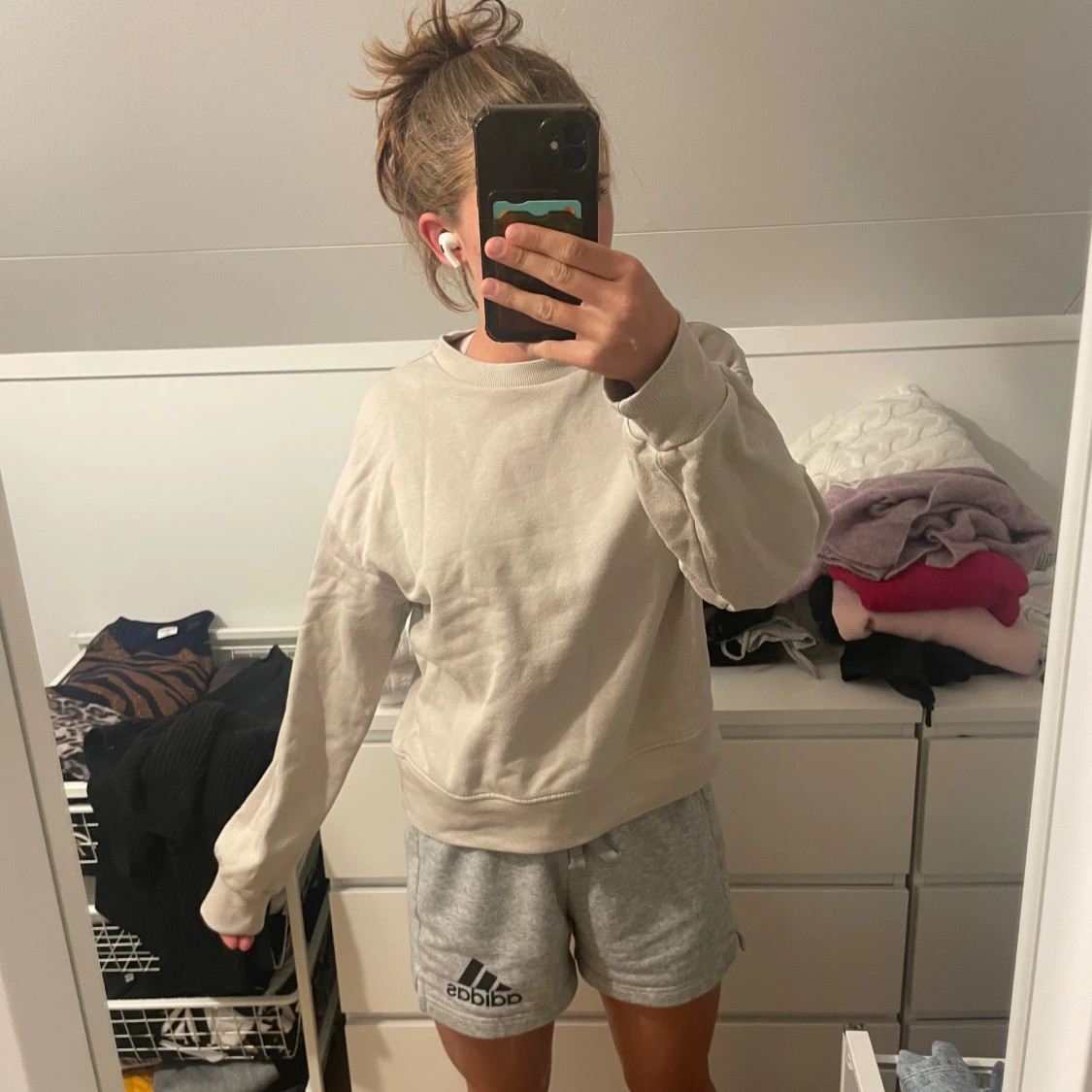 Beige sweatshirt  - 91