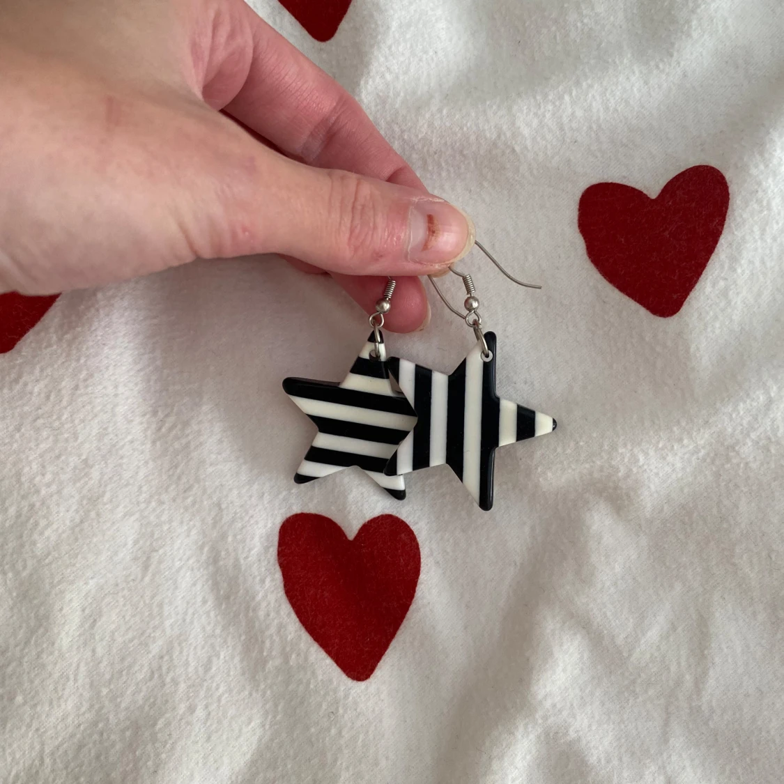 Svartvita randiga stjärnörhängen - 91