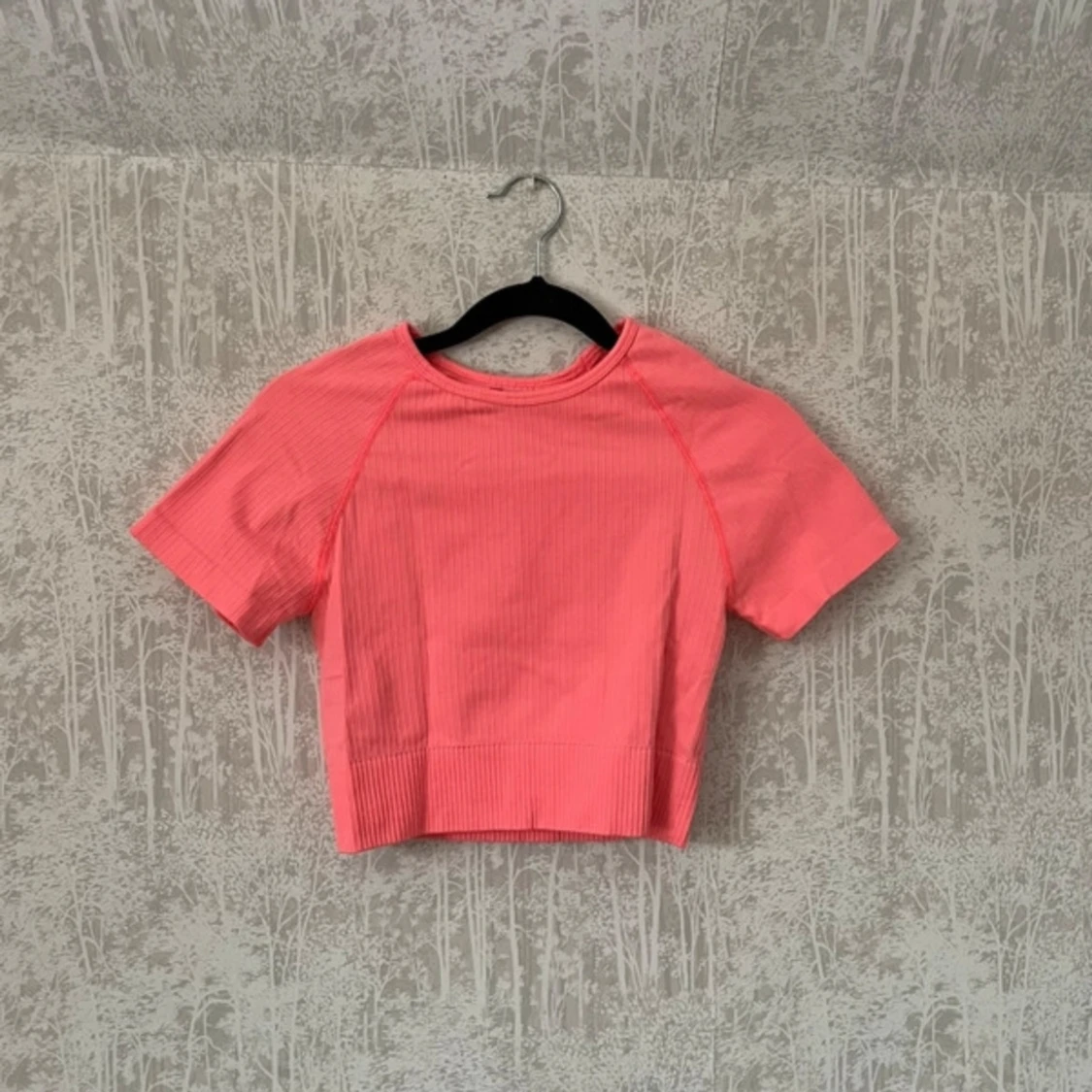 Rosa ribbad croppad topp